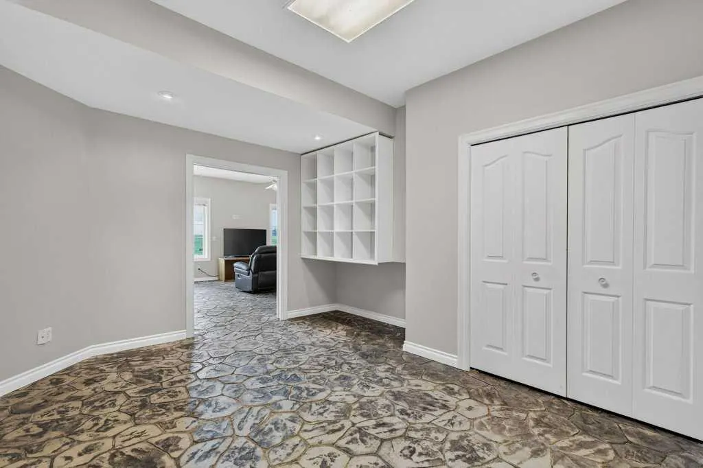 270127 Glenmore Trail