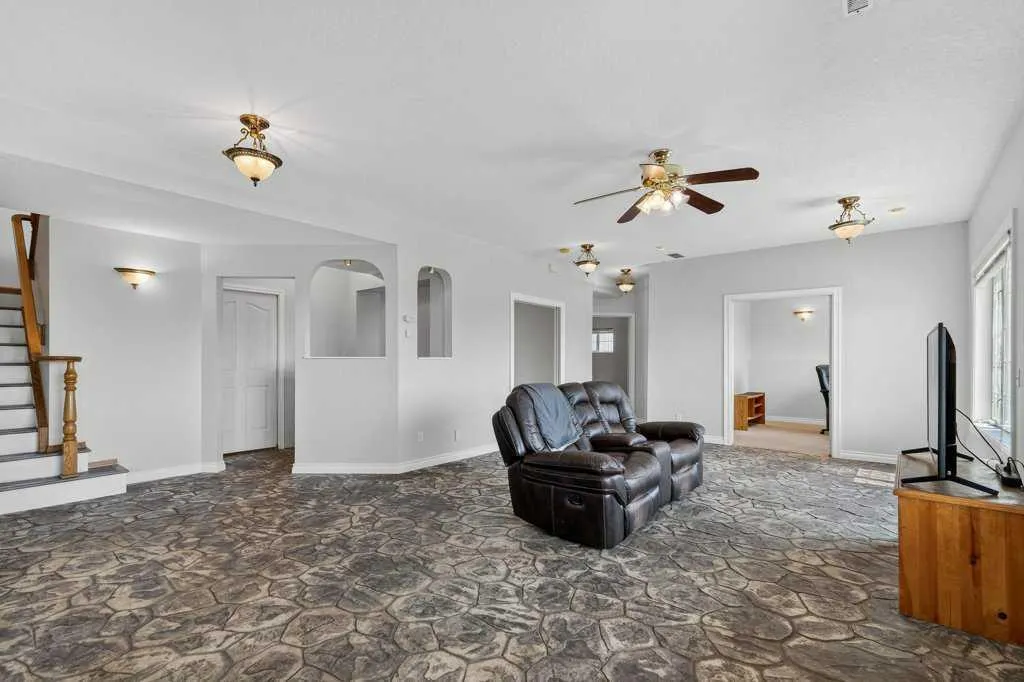 270127 Glenmore Trail