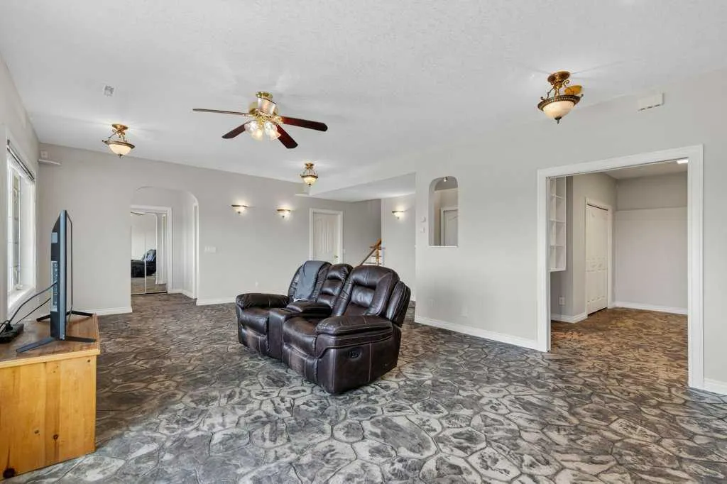 270127 Glenmore Trail