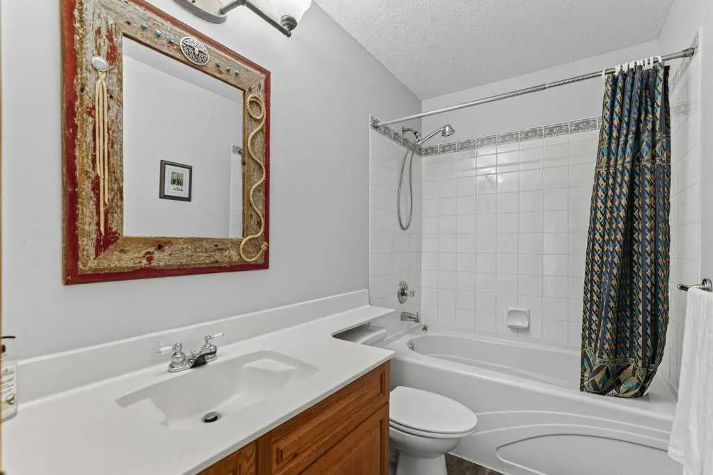 270127 Glenmore Trail