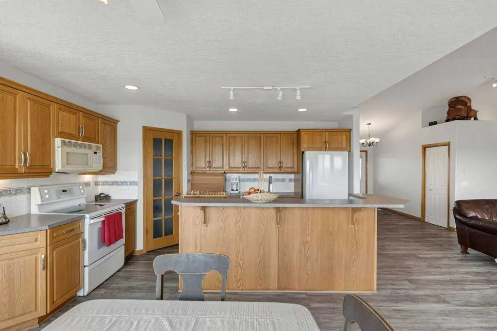 270127 Glenmore Trail
