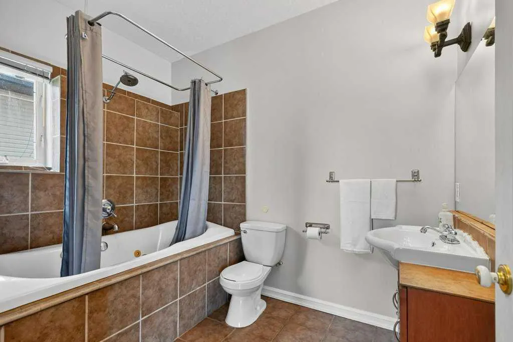 270127 Glenmore Trail