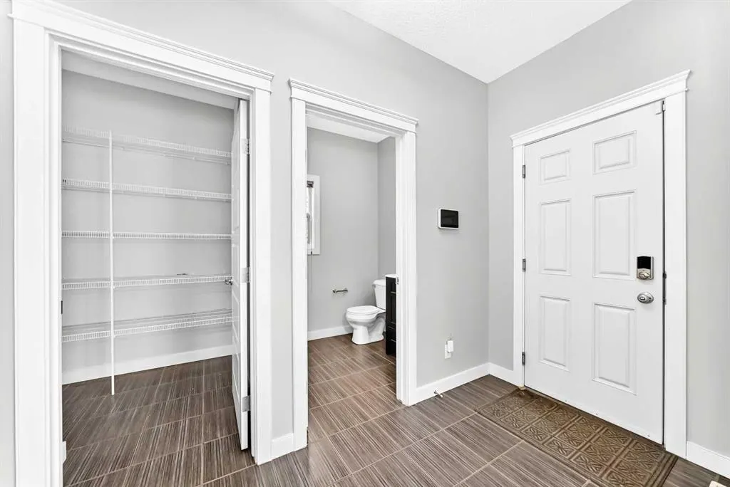 325 Evanspark Gardens NW