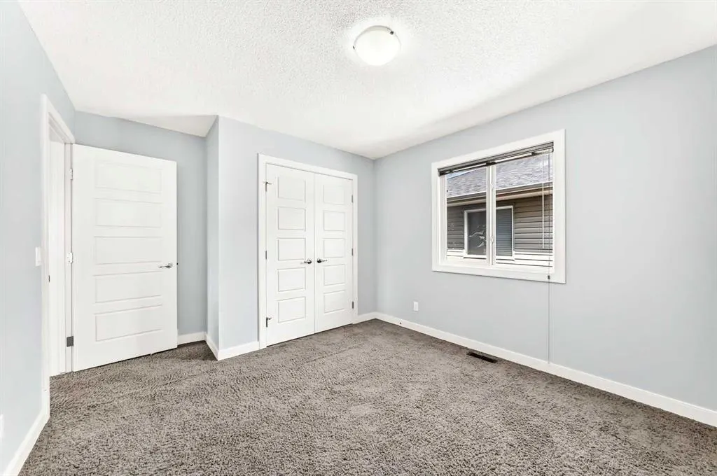 325 Evanspark Gardens NW
