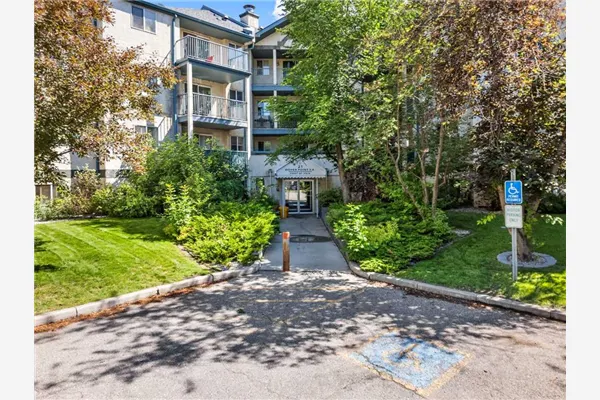 21 Dover Point SE