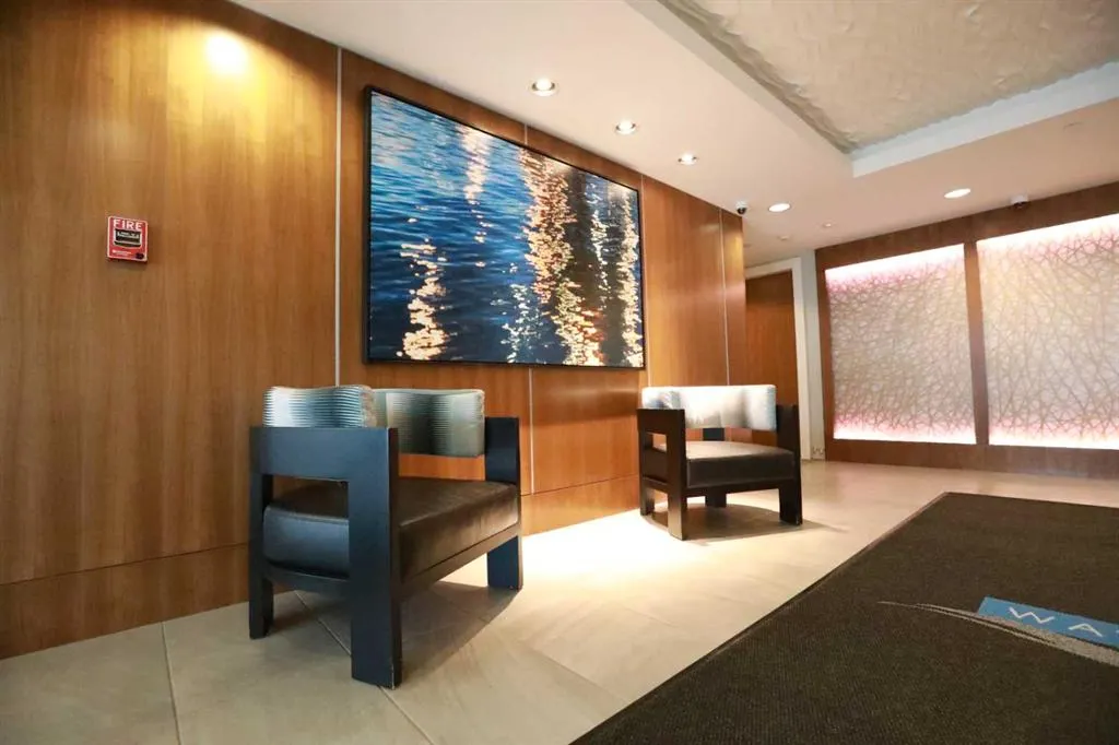 51 Waterfront Mews SW #304