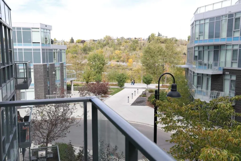 51 Waterfront Mews SW #304