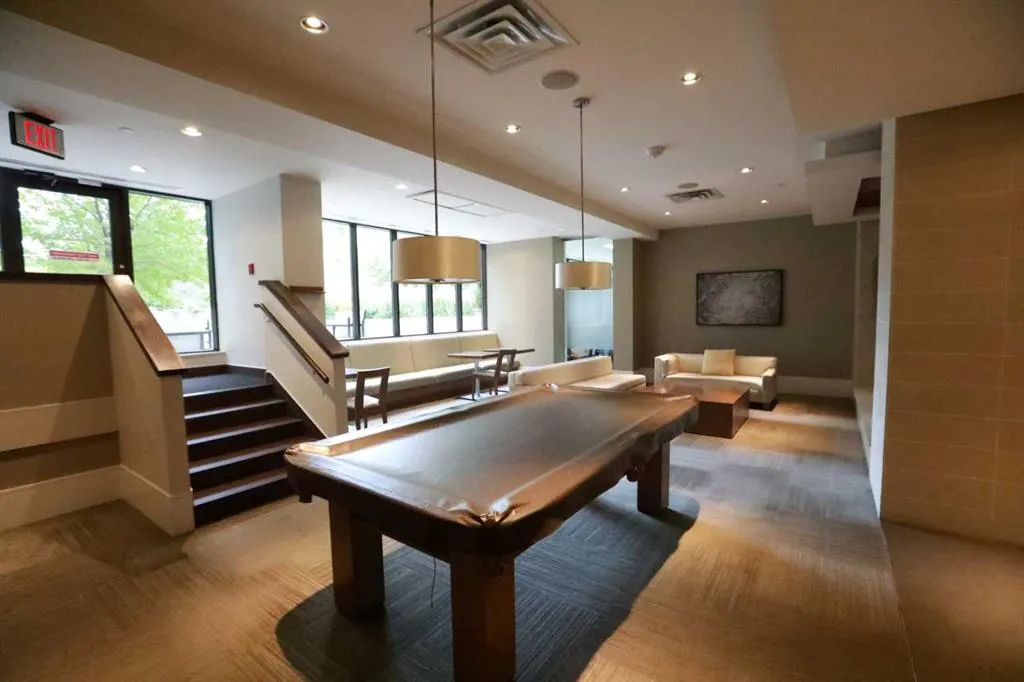 51 Waterfront Mews SW #304