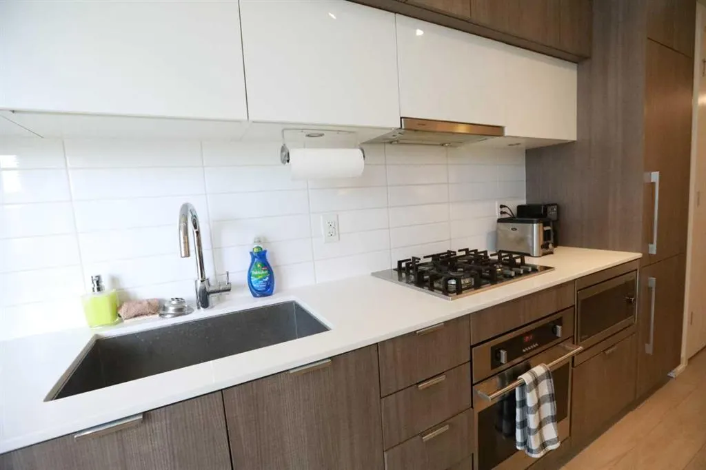 51 Waterfront Mews SW #304