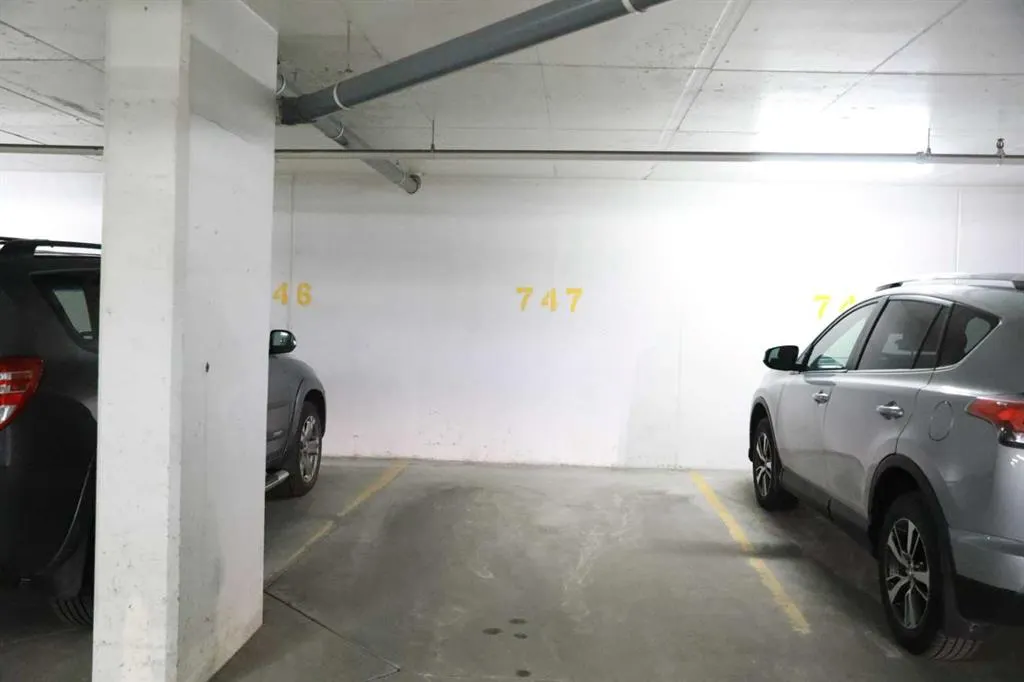 51 Waterfront Mews SW #304