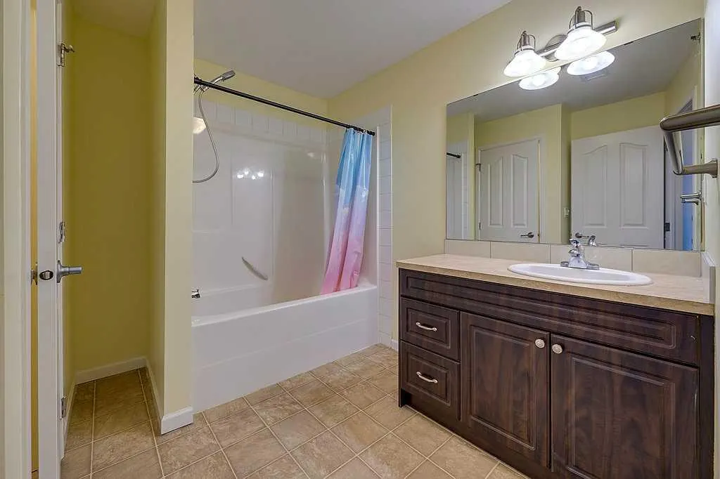5040 53 Street #413