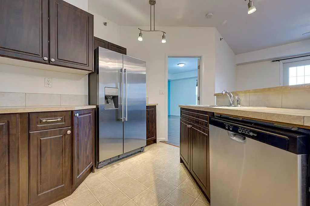 5040 53 Street #413
