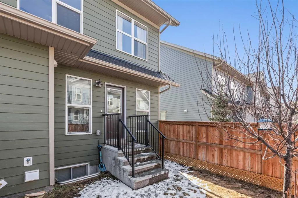 463 Cranbrook Square SE