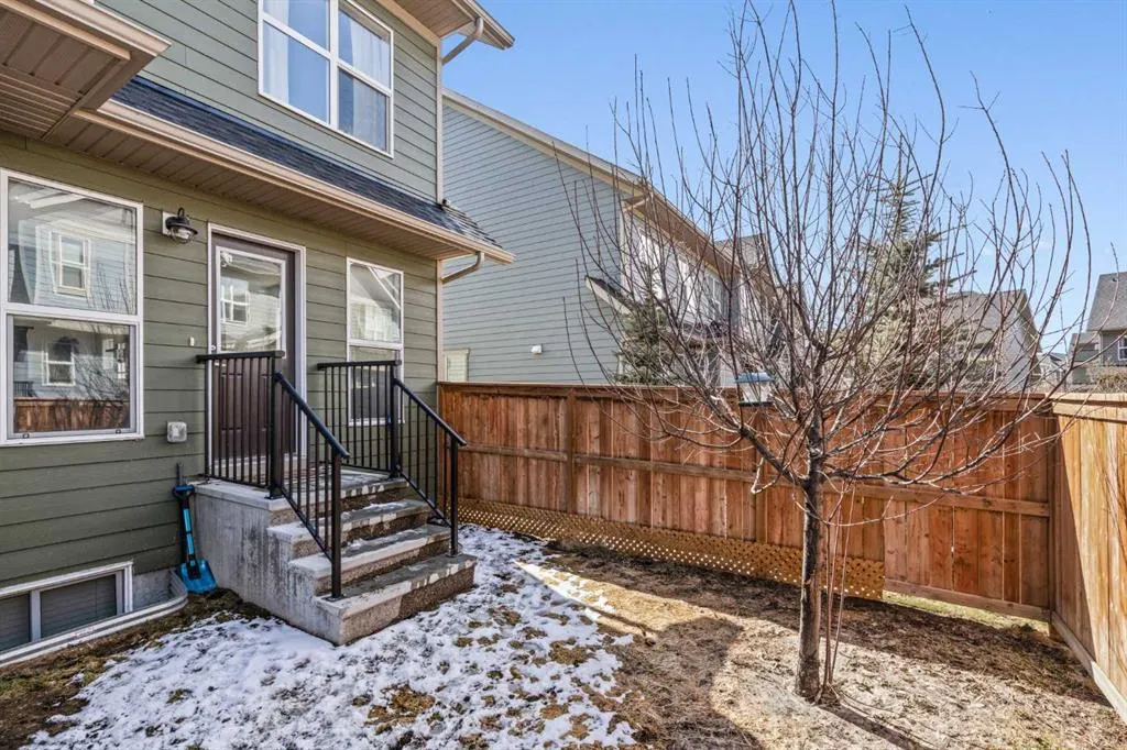 463 Cranbrook Square SE
