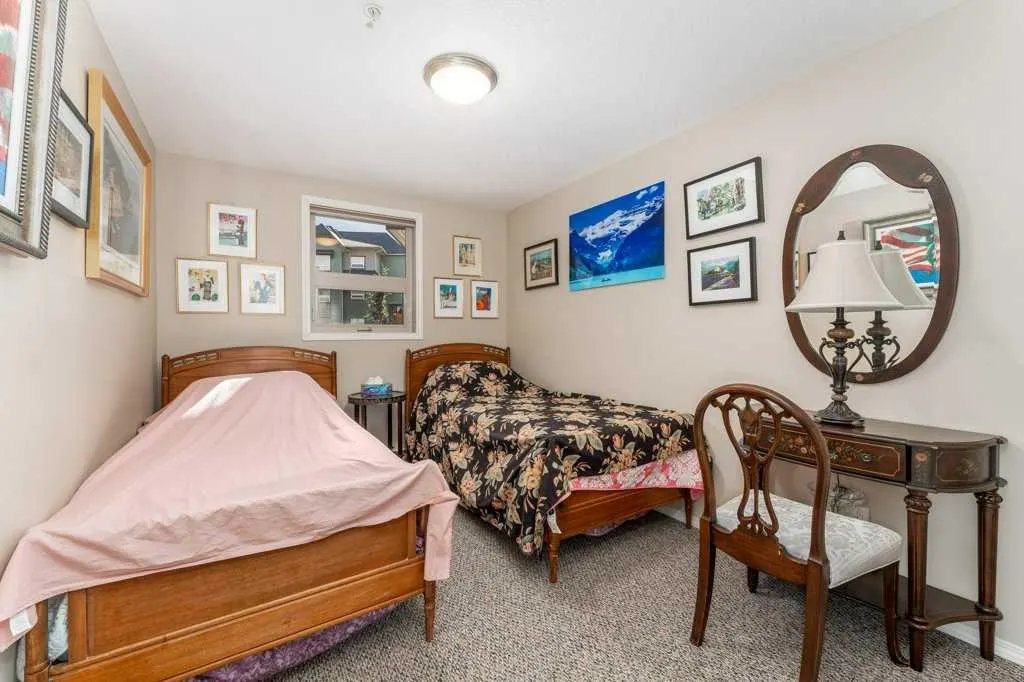 186 Kananaskis Way #216