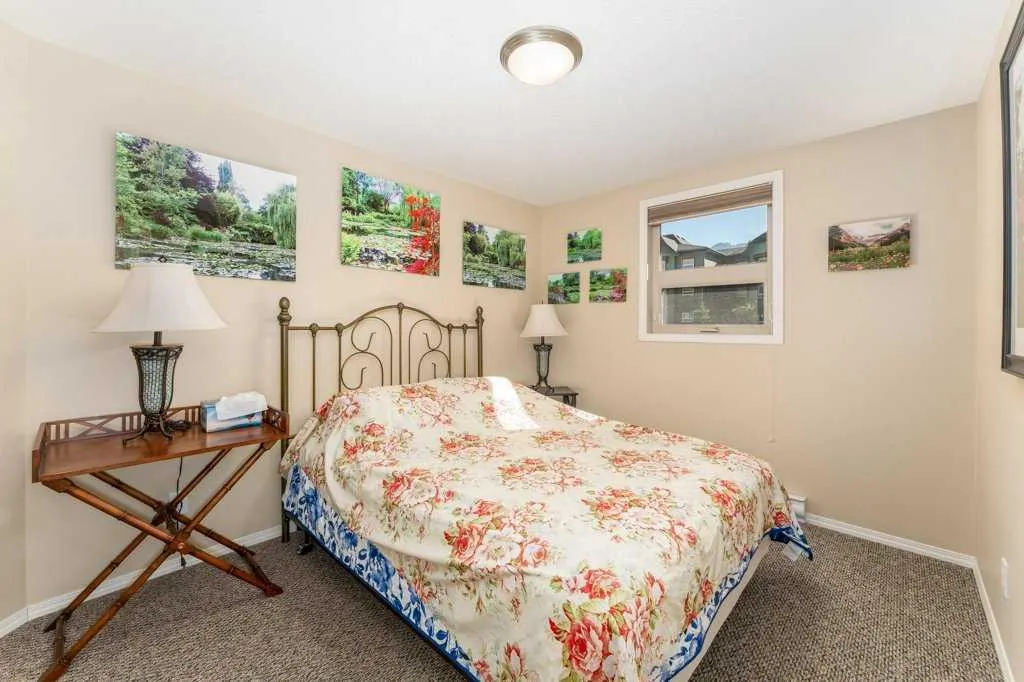 186 Kananaskis Way #216