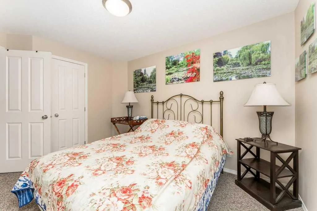 186 Kananaskis Way #216