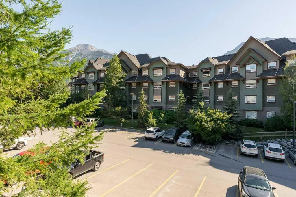 186 Kananaskis Way #216
