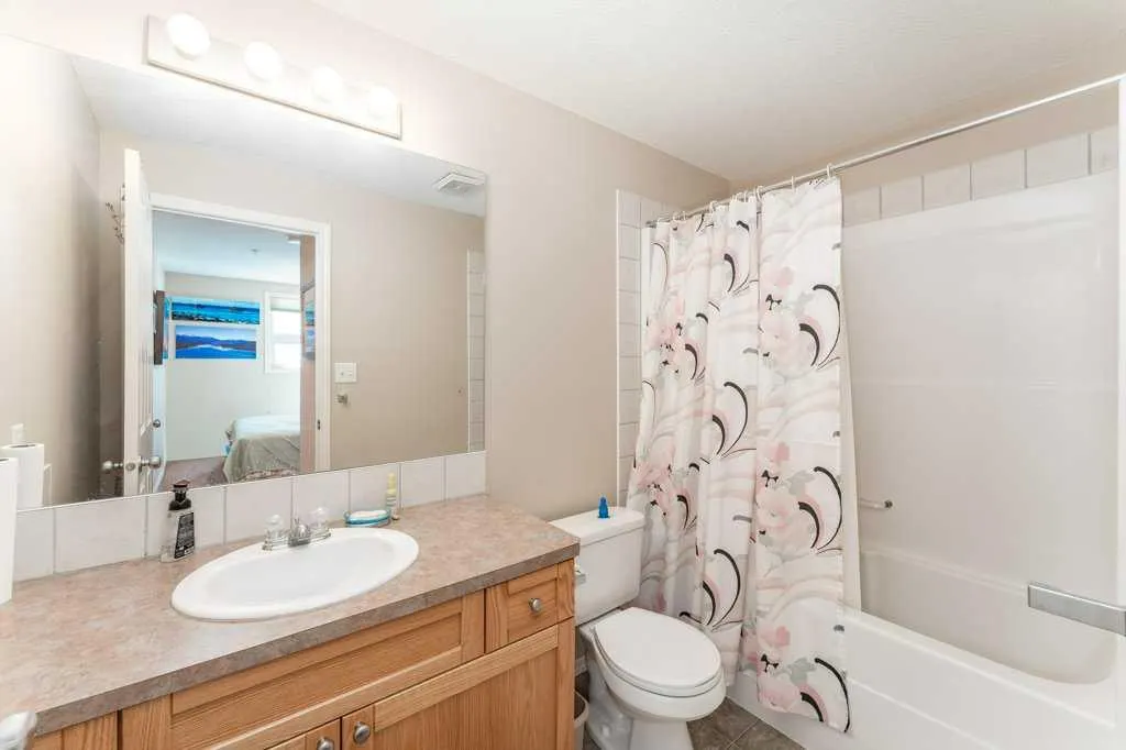 186 Kananaskis Way #216