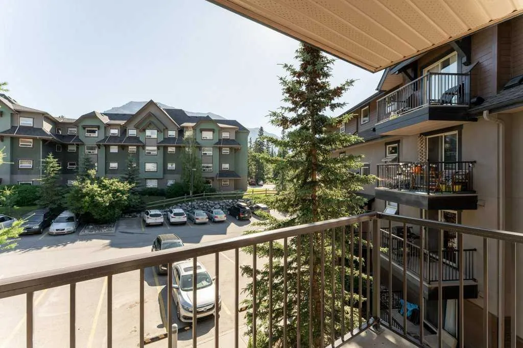 186 Kananaskis Way #216