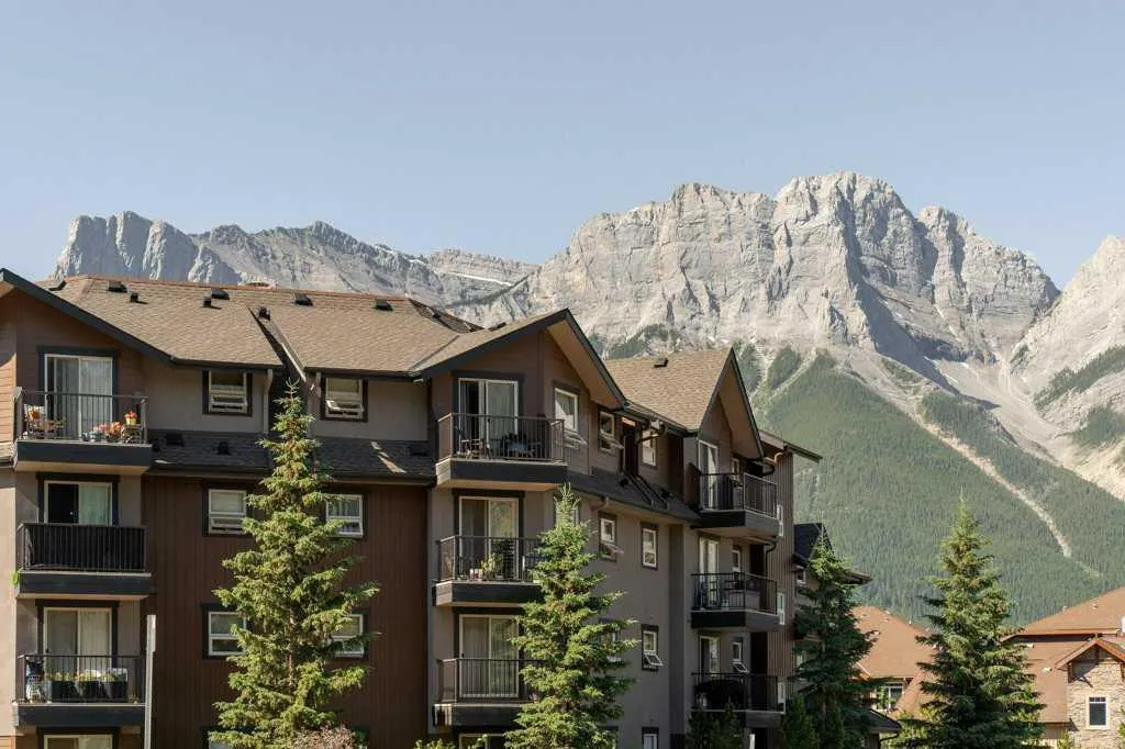186 Kananaskis Way #216