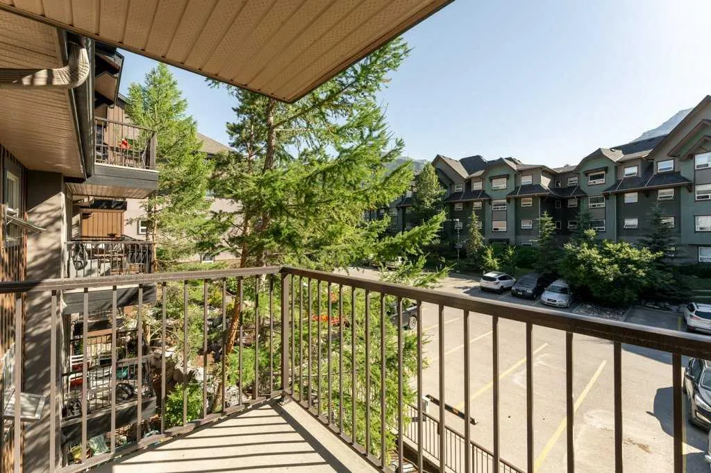 186 Kananaskis Way #216