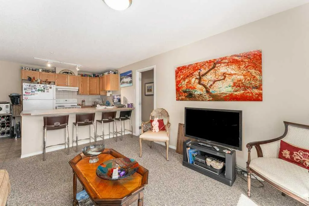 186 Kananaskis Way #216