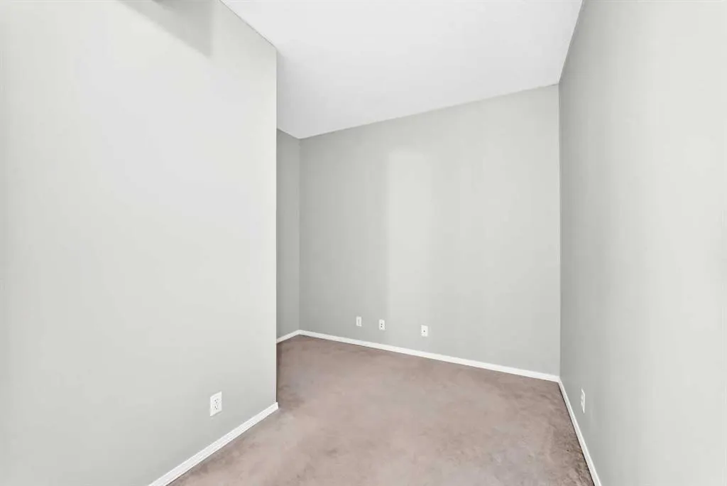 325 3 Street SE #206