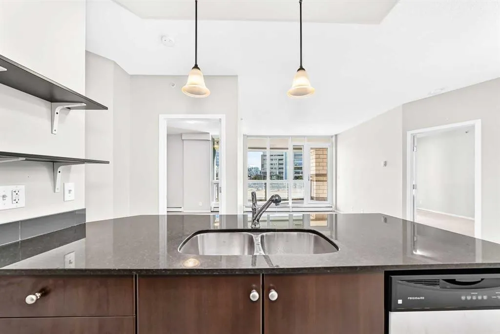 325 3 Street SE #206