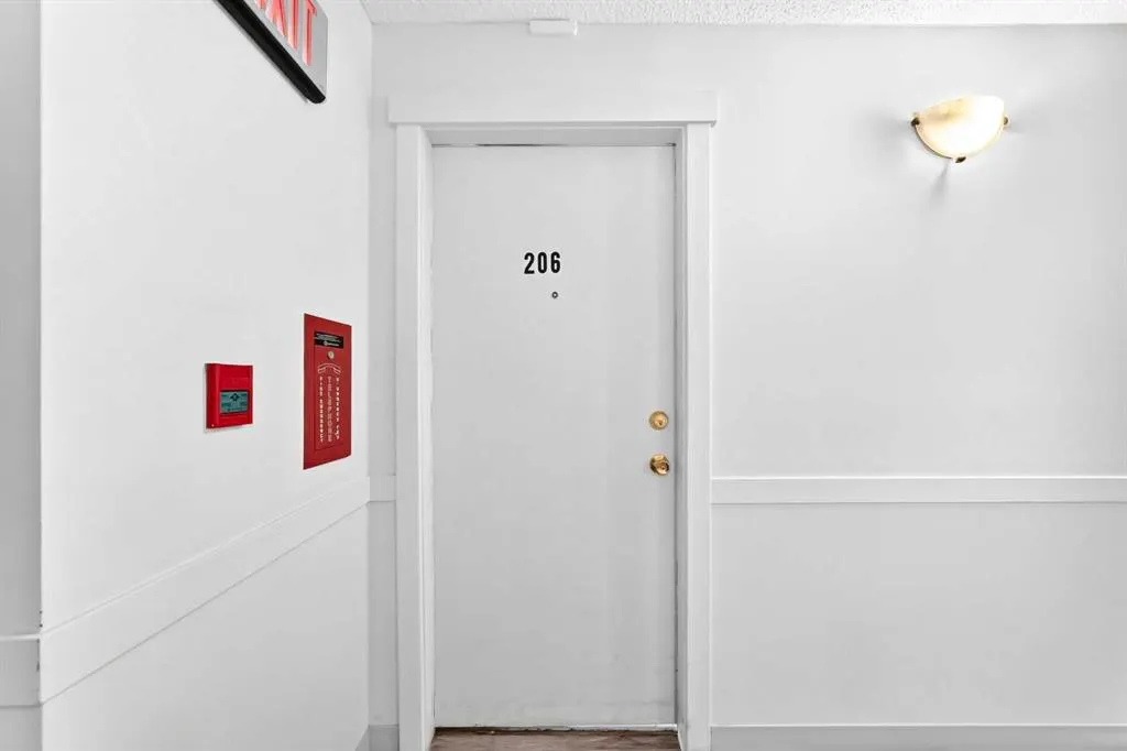 325 3 Street SE #206