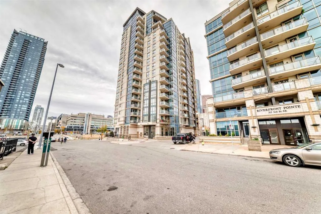325 3 Street SE #206