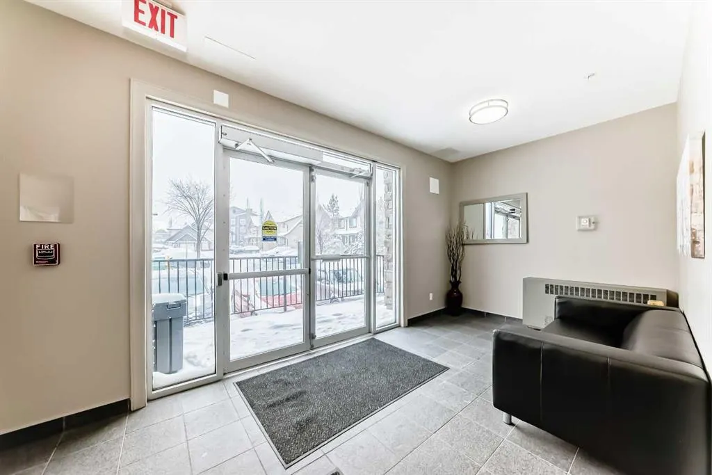 117 Copperpond Common SE #101