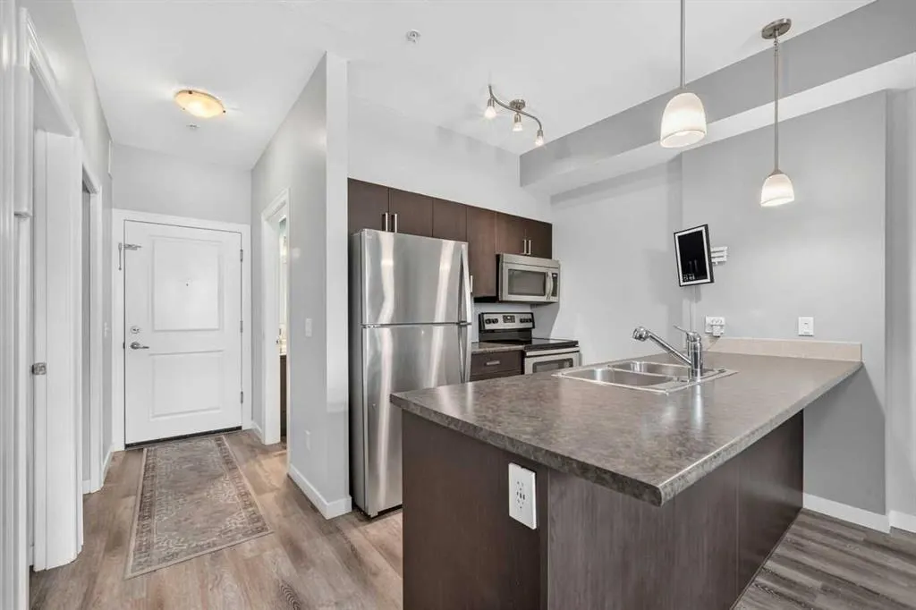 117 Copperpond Common SE #101