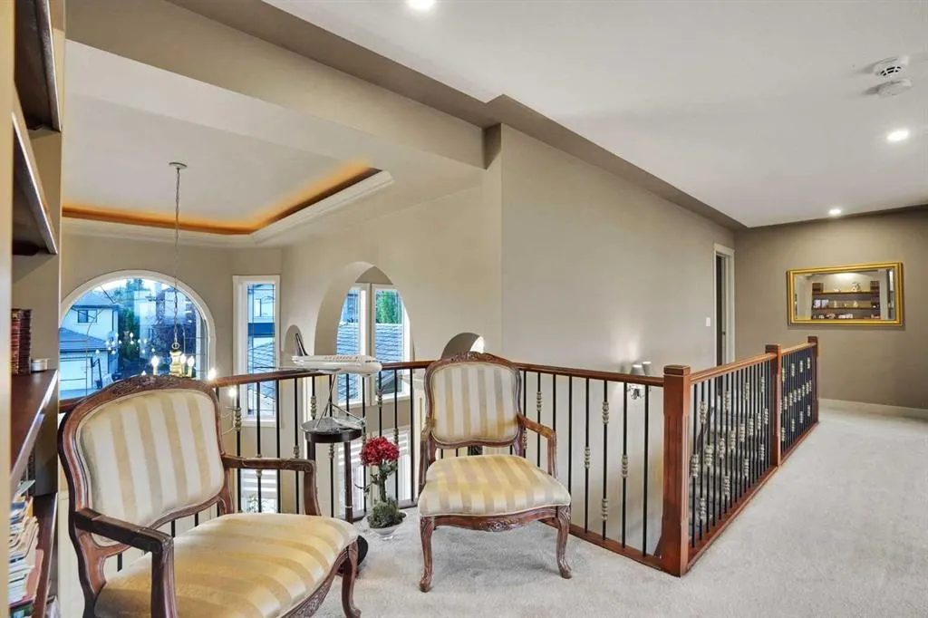 99 Arbour Vista Road NW