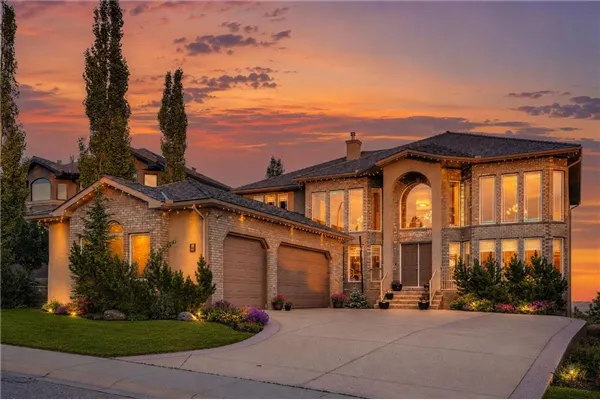99 Arbour Vista Road NW