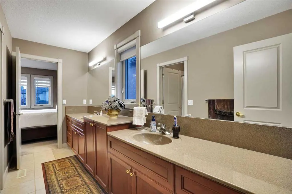 99 Arbour Vista Road NW