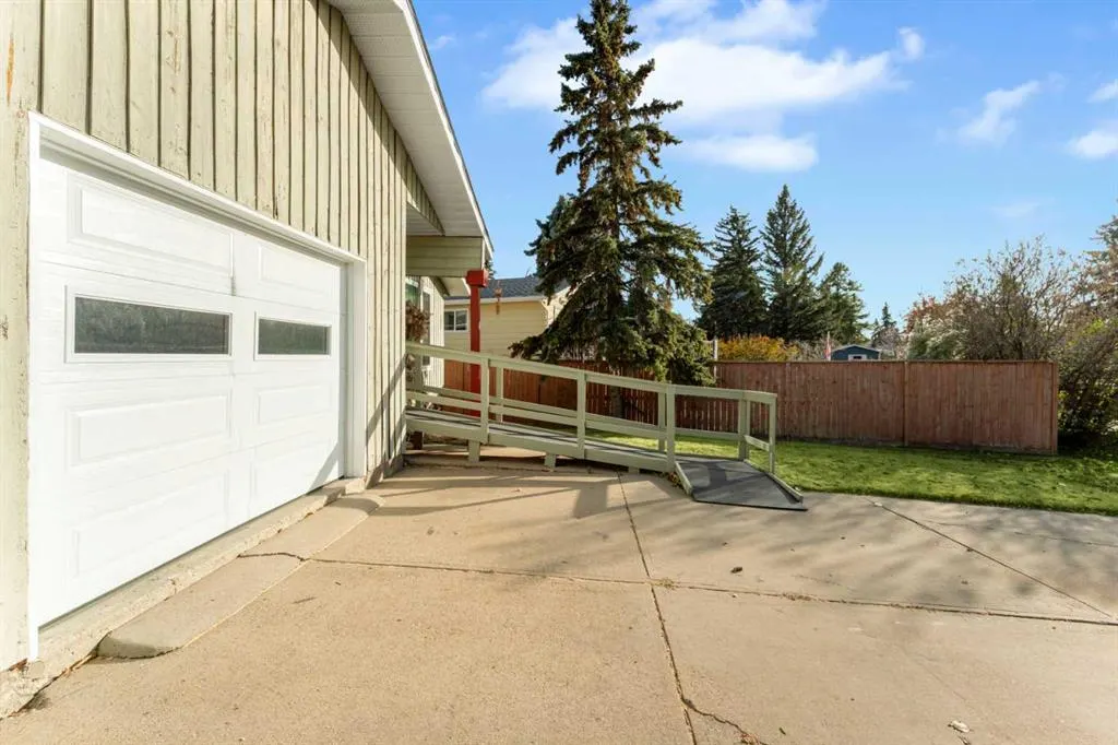 6 Woodland Close