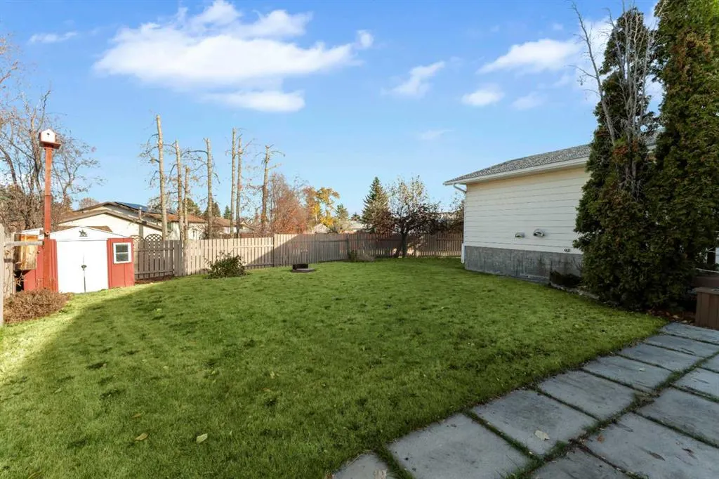 6 Woodland Close