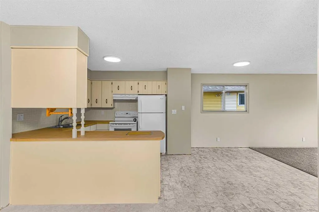 6 Woodland Close