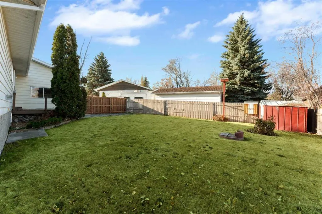 6 Woodland Close