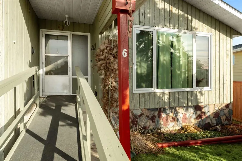 6 Woodland Close