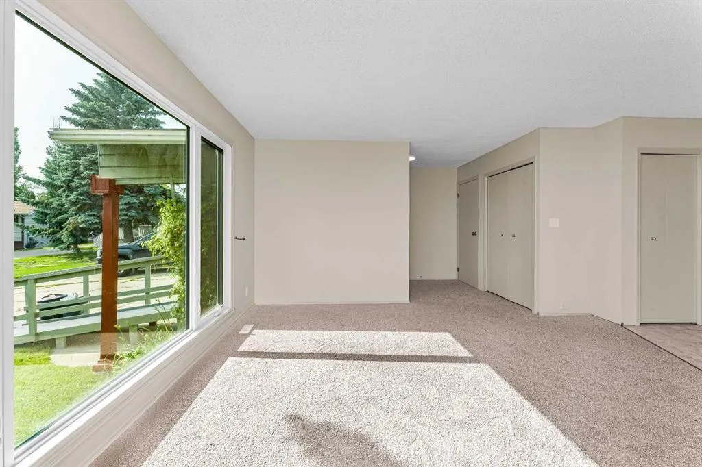 6 Woodland Close