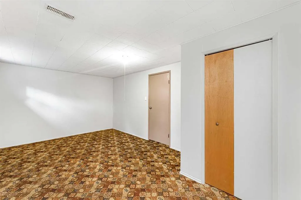 6 Woodland Close