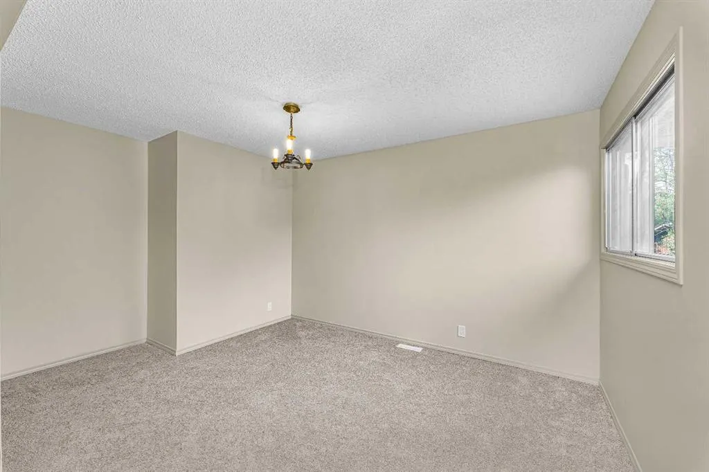 6 Woodland Close