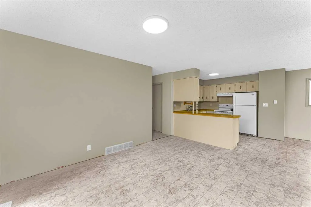 6 Woodland Close
