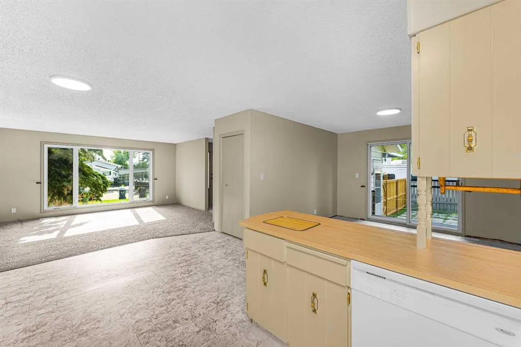 6 Woodland Close