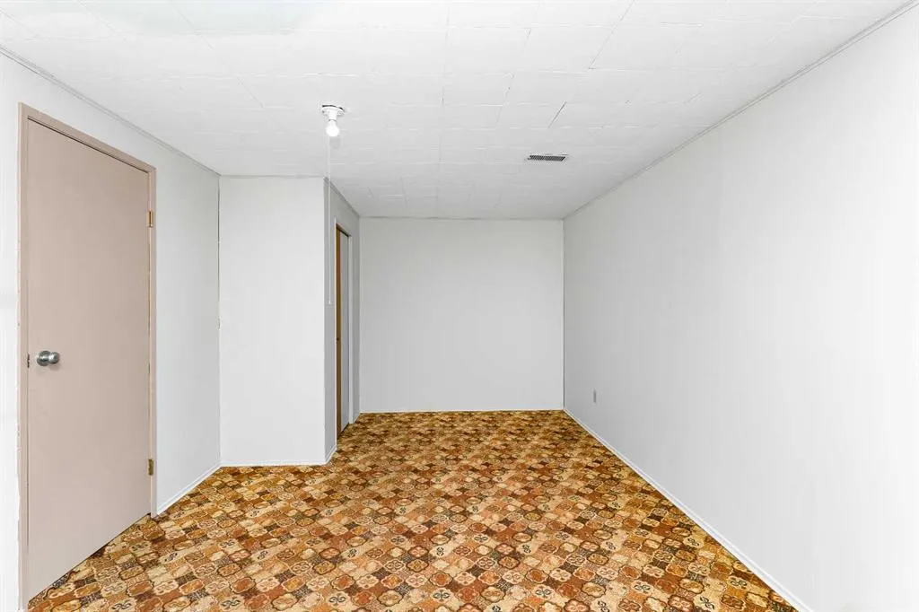 6 Woodland Close