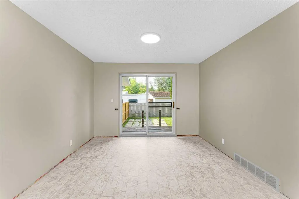 6 Woodland Close