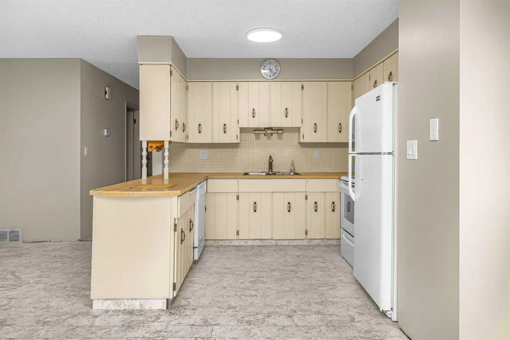 6 Woodland Close