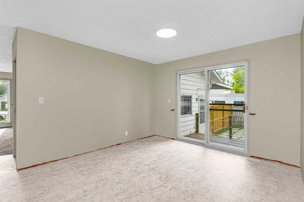 6 Woodland Close